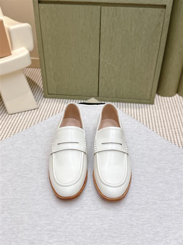 2025112812728739 310